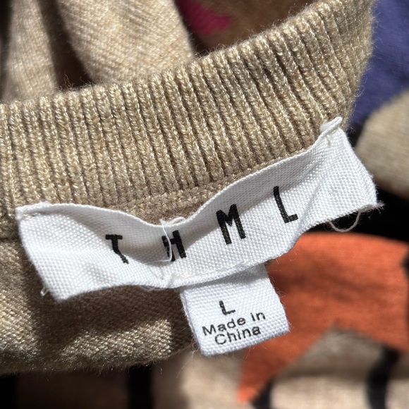 THML Beige Sweater with Vibrant Stars - Picture 7 of 7